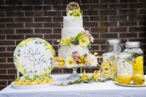 Sweet table La Dolce Vita met bruidstaart. Foto: Karin Keesmaat van Kijk-Kunst fotografie