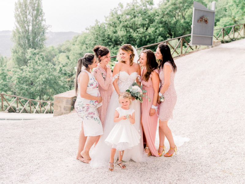 Bruid met bruidsmeisjes in Italië. Foto: Jessica Photography